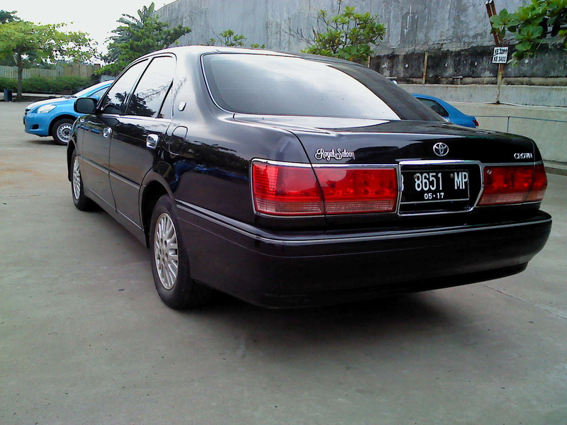 Illustration for article titled Quickride: 2002 Toyota Crown Royal Saloon 3.0